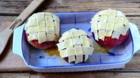 фаршированные яблоки в духовке