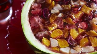 Фруктовое желе в арбузе