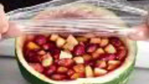 фруктовое желе в арбузе