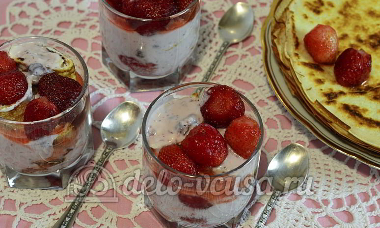 Рецепт клубнично-творожного десерт с блинами