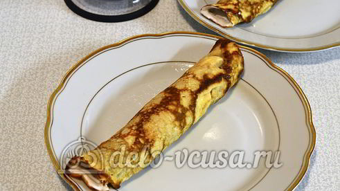 клубнично-творожный десерт с блинами