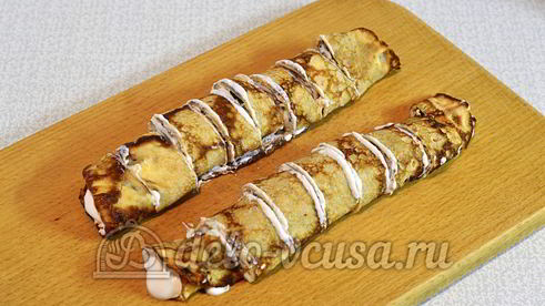 клубнично-творожный десерт с блинами