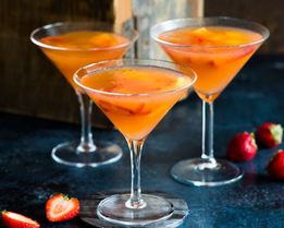 Коктейль Парящие в сангрии фрукты