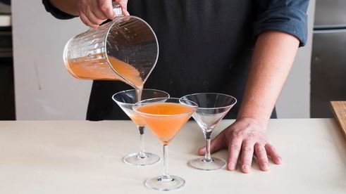 коктейль парящие в сангрии фрукты