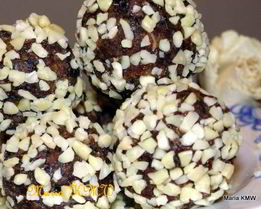 Конфетки из чернослива Полезные шарики