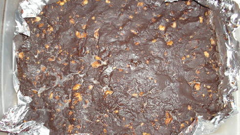 конфеты с двумя видами шоколада, с орехами и сухофруктами