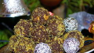 Конфеты шоколадные с грецкими орехами и миндальным ликером