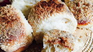 Булочки с ароматным штрейзелем и ванильным заварным кремом