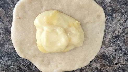 булочки с ароматным штрейзелем и ванильным заварным кремом