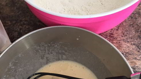 булочки с ароматным штрейзелем и ванильным заварным кремом