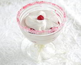 Десерт Вишня с банановым кремом