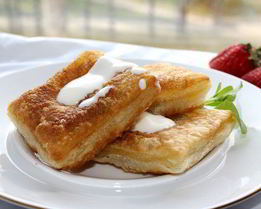 Десертные равиоли со сливочным кремом