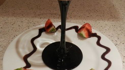 клубничная пена с ликером и бальзамическим кремом