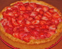 Кростата с клубникой и заварным кремом