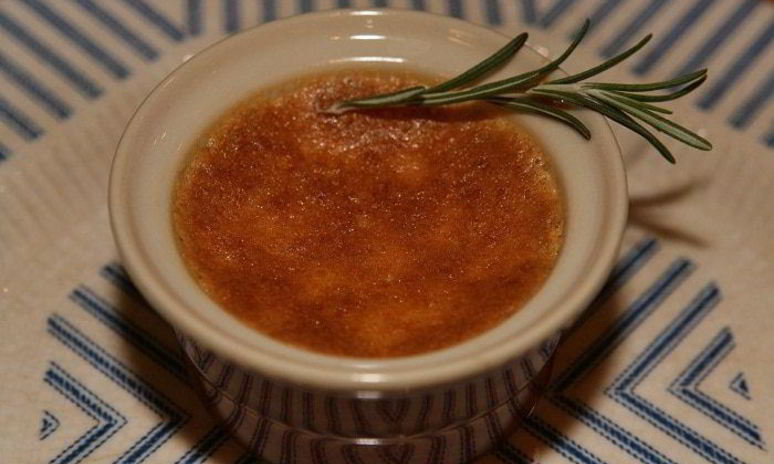 Рецепт лимонного крем-брюле с розмарином