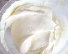 Нежный крем, напоминающий пломбир