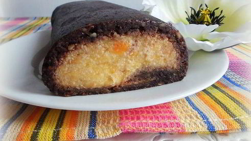 шоколадный рулет с абрикосовым кремом