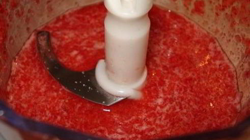 тропические веррины с кокосовым кремом, йогуртом, апельсином и клубникой