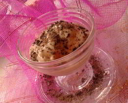 Банановое мороженое с тертым шоколадом