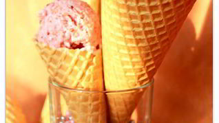 Домашнее йогуртовое мороженое с клубникой и киноа