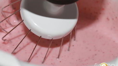 домашнее йогуртовое мороженое с клубникой и киноа