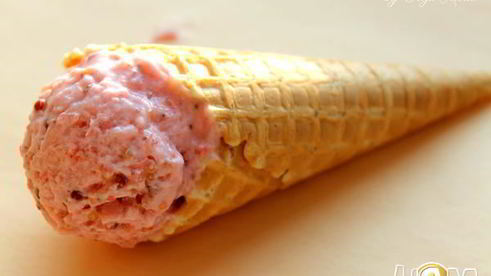 домашнее йогуртовое мороженое с клубникой и киноа