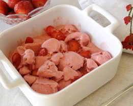 Домашнее клубничное мороженое