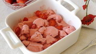 Домашнее клубничное мороженое