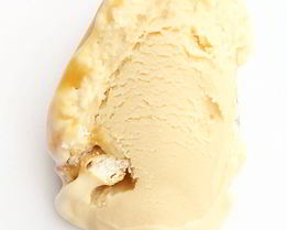 Карамельное мороженое с солеными претцелями и карамельной прослойкой