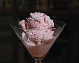 Клубничное мороженое с базиликом