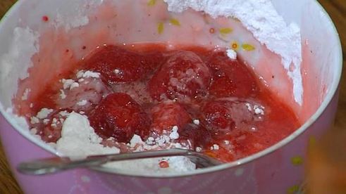 клубничное мороженое с базиликом