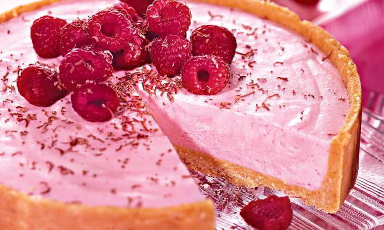 Рецепт малинового торта-мороженого