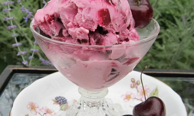 Рецепт мороженого-чизкейка с черешней