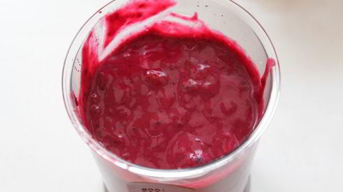 мороженое из черной смородины и йогурта