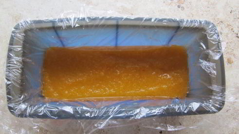 мороженое с кокосово-фисташковой прослойкой и сорбетом из маракуйи