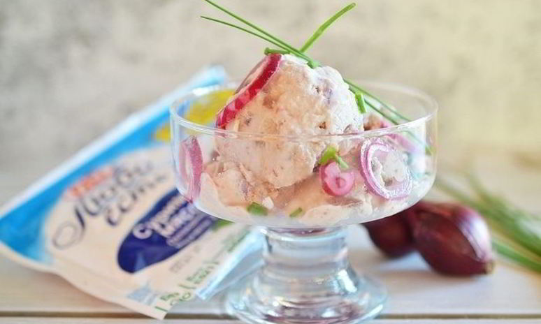 Рецепт селедочного мороженого с крабовой крошкой