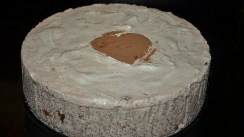 шоколадный торт-мороженое с маршмэллоу и фундуком