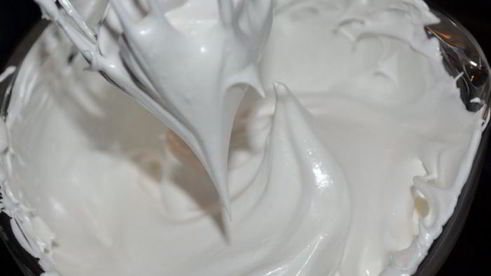 шоколадный торт-мороженое с маршмэллоу и фундуком