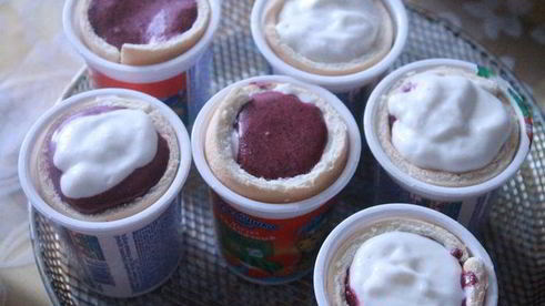 бисквитные стаканчики с черничным муссом