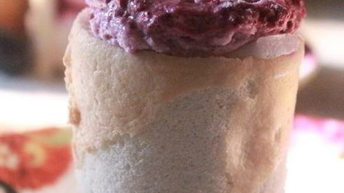 бисквитные стаканчики с черничным муссом