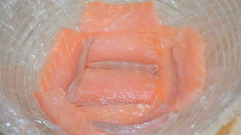 праздничный цукотто из форели с нежнейшим креветочным муссом, огурцом и сливочным кремом