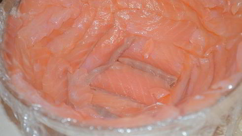 праздничный цукотто из форели с нежнейшим креветочным муссом, огурцом и сливочным кремом