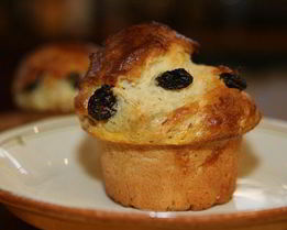 Куличи с цукатами и изюмом