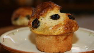 Куличи с цукатами и изюмом