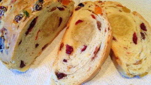 паасброд — нидерландский пасхальный хлеб