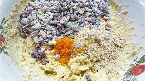 пасхальный кулич-кекс симнель