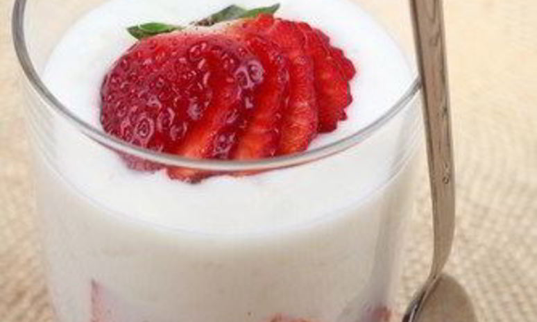 Рецепт пудинга из тапиоки с клубникой и фенхелем