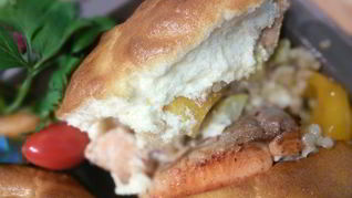 Рагу из лосося с перловкой под сырным суфле