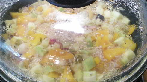 рагу из лосося с перловкой под сырным суфле