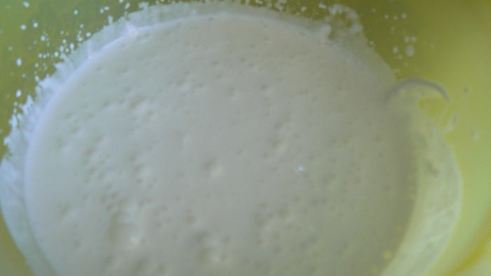 рулет бисквитный с клубнично-сливочным суфле